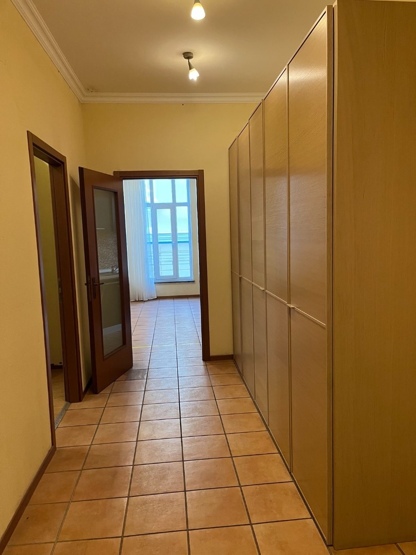 продажа трехкомнатной квартиры номер A-173367 в Приморском районе, фото номер 10